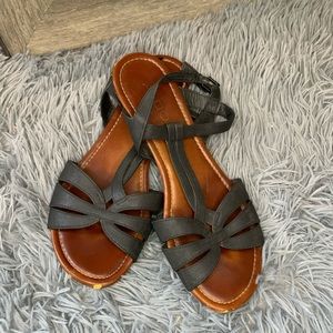 Aldo sandals size 9